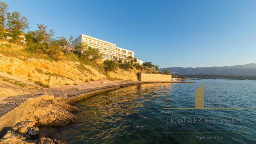 Hotel sa SPA centrom na ekskluzivnoj lokaciji prvi red do plaže - okolica Zadra!