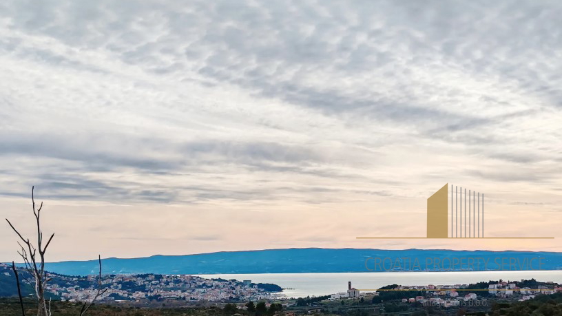 Baugrundstück mit wunderschönem Blick auf das Meer in der Nähe von Split!