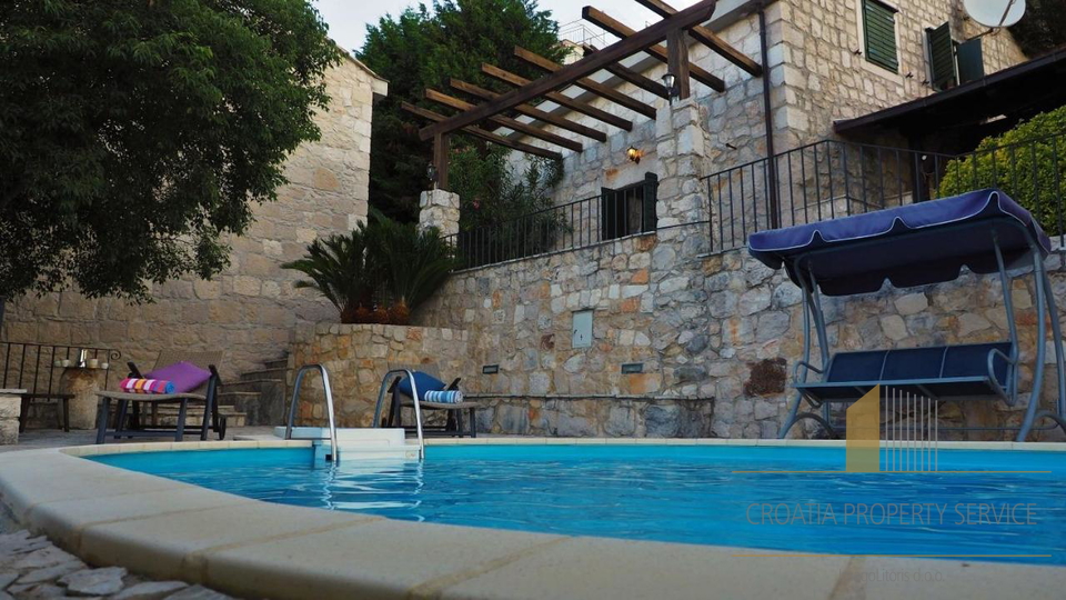 Two beautiful stone houses with a sea view and the Pelješac peninsula!