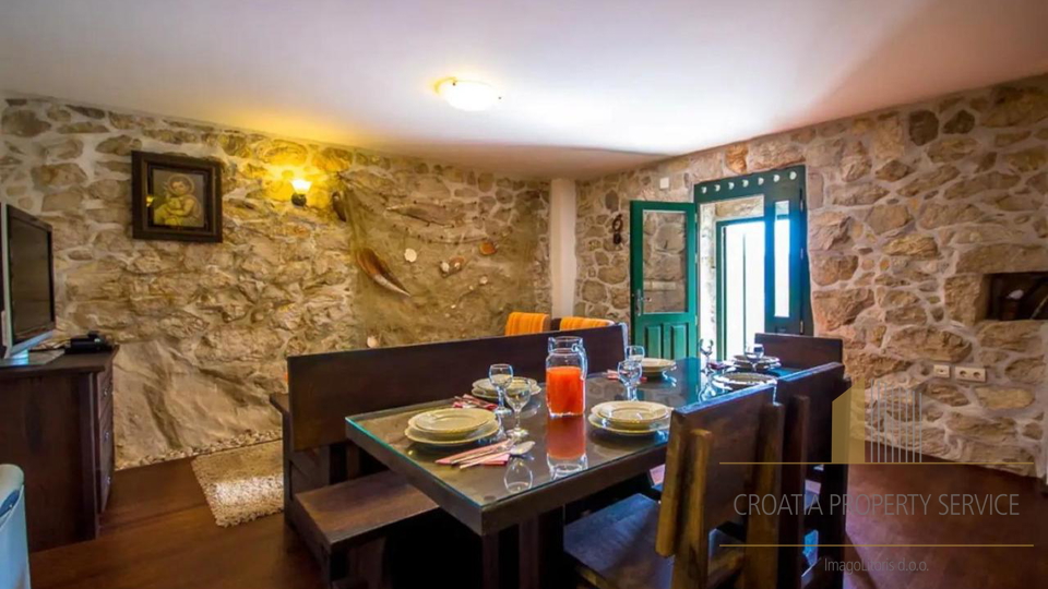 Two beautiful stone houses with a sea view and the Pelješac peninsula!