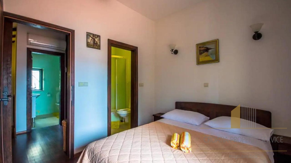 Two beautiful stone houses with a sea view and the Pelješac peninsula!