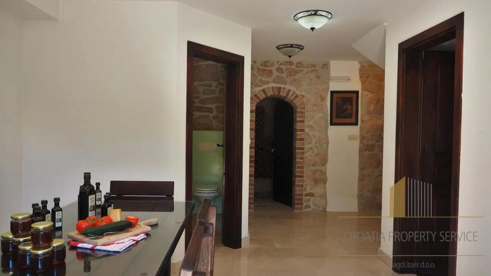 Two beautiful stone houses with a sea view and the Pelješac peninsula!