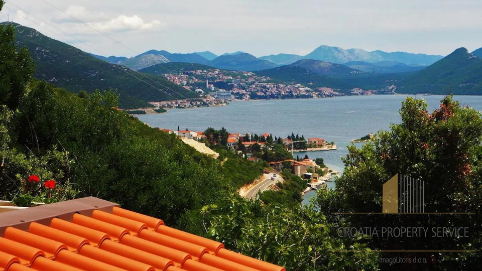Two beautiful stone houses with a sea view and the Pelješac peninsula!