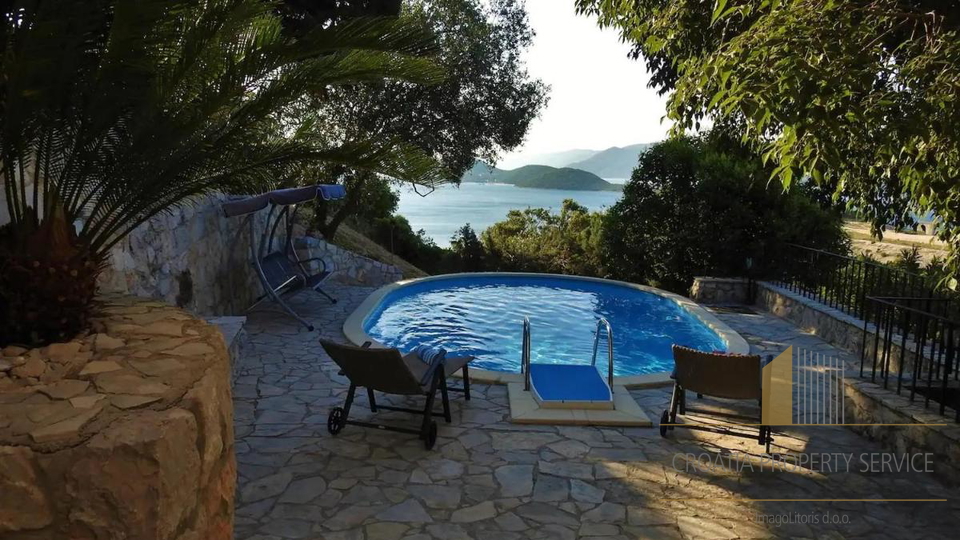 Two beautiful stone houses with a sea view and the Pelješac peninsula!