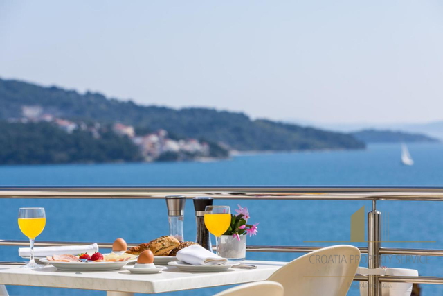 Hotel, 1250 m2, Prodaja, Trogir