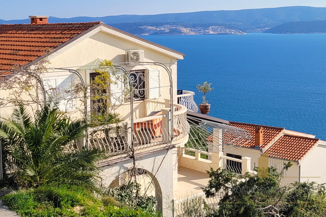 Wunderschöne mediterrane Villa mit Meerblick - Omiš!
