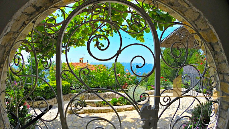 Wunderschöne mediterrane Villa mit Meerblick - Omiš!