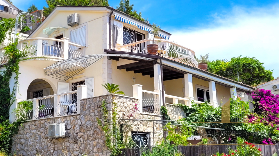 Wunderschöne mediterrane Villa mit Meerblick - Omiš!