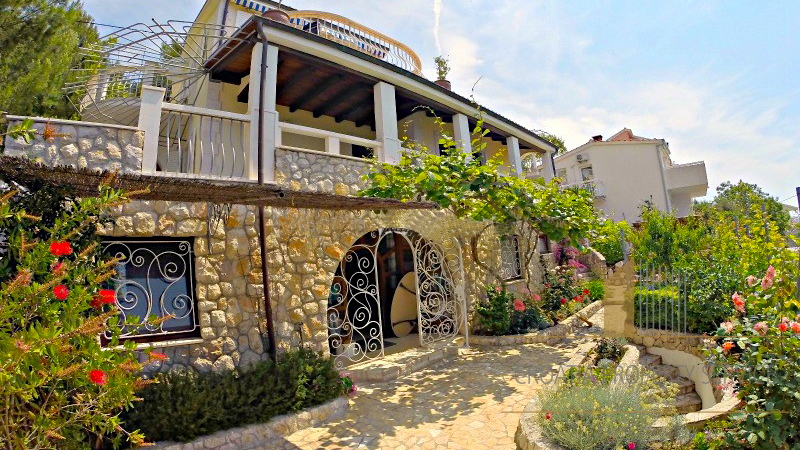 Wunderschöne mediterrane Villa mit Meerblick - Omiš!