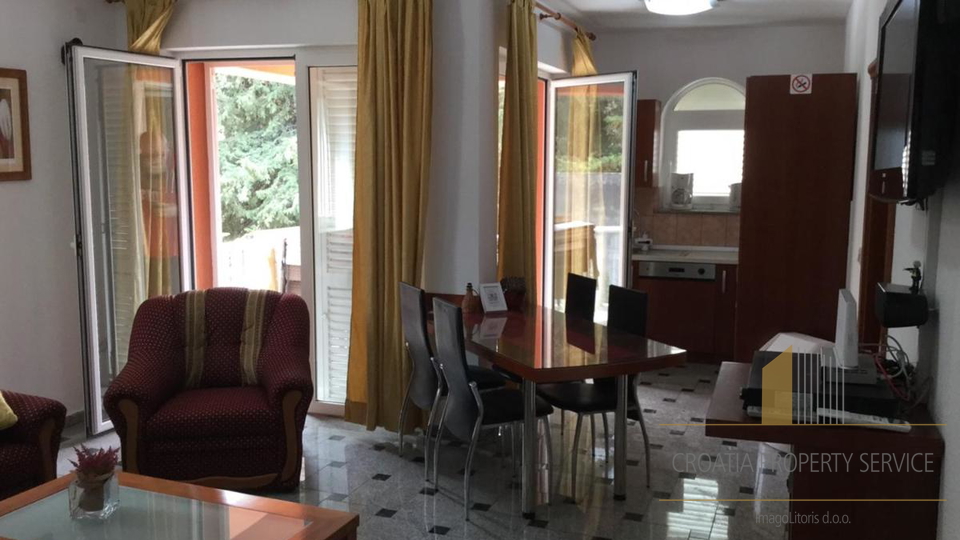 Beautiful apartment house first row to the sea – Sv. Filip i Jakov