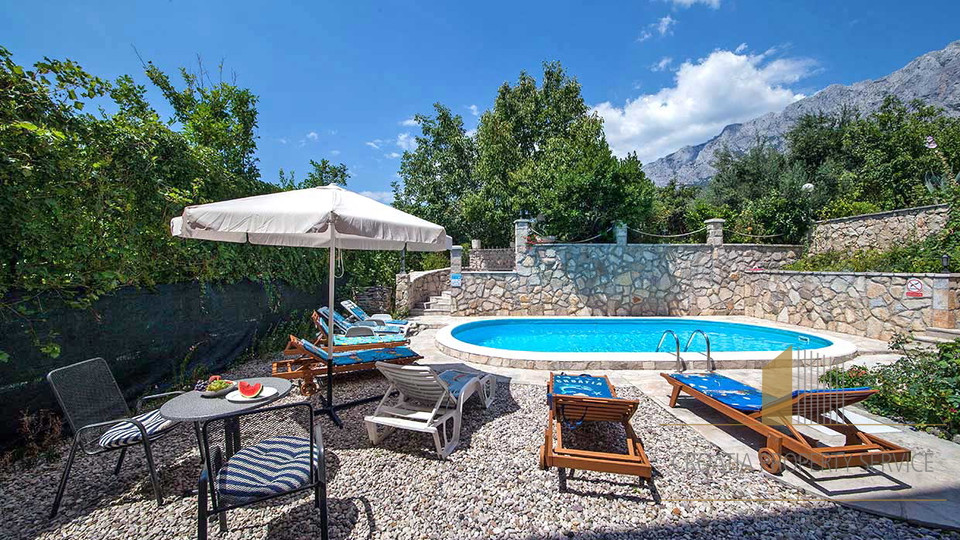 Splendida casa con appartamenti con vista aperta sul mare – Makarska!