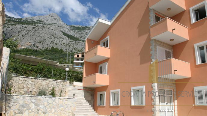 Splendida casa con appartamenti con vista aperta sul mare – Makarska!