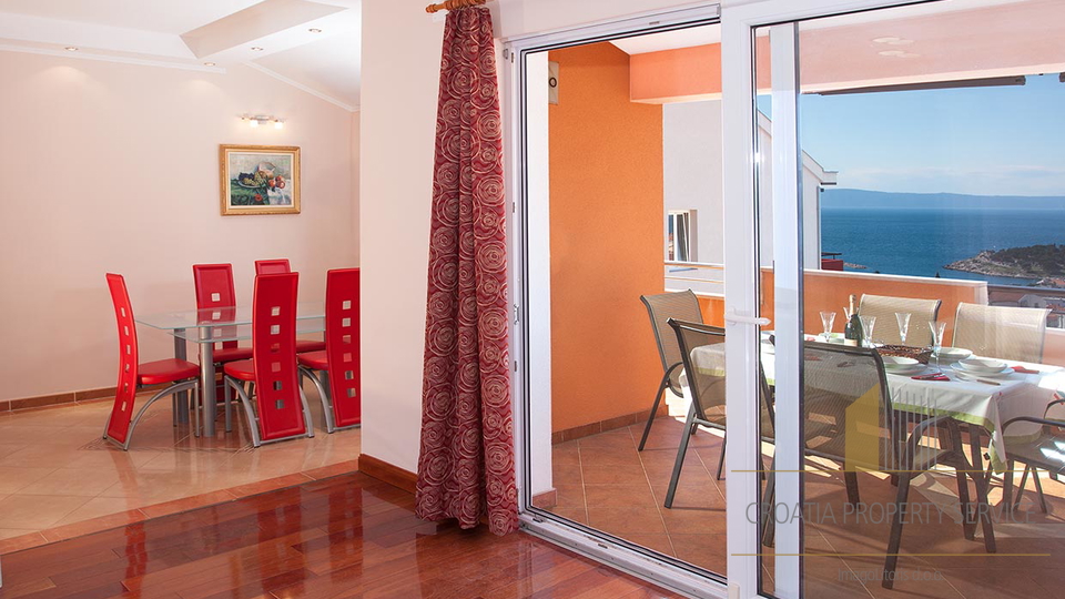 Splendida casa con appartamenti con vista aperta sul mare – Makarska!