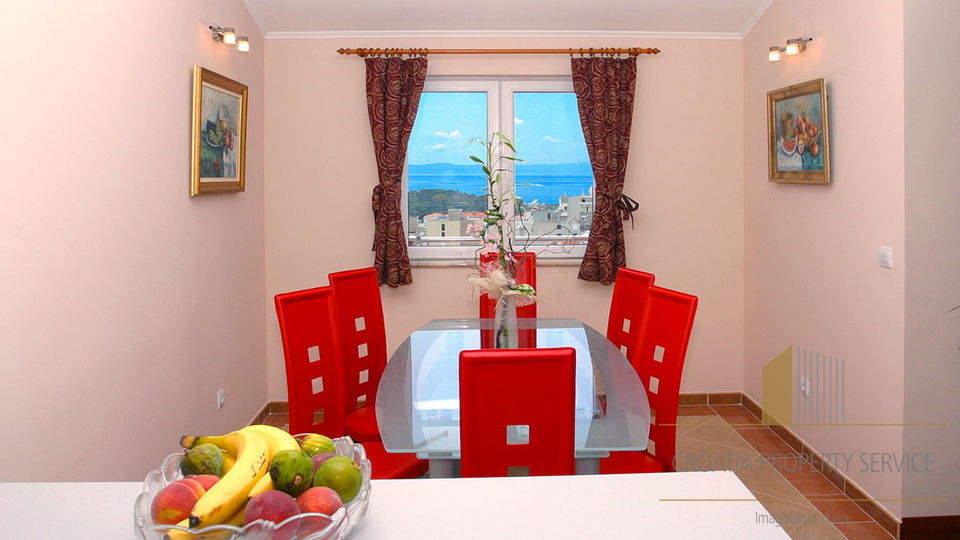 Splendida casa con appartamenti con vista aperta sul mare – Makarska!
