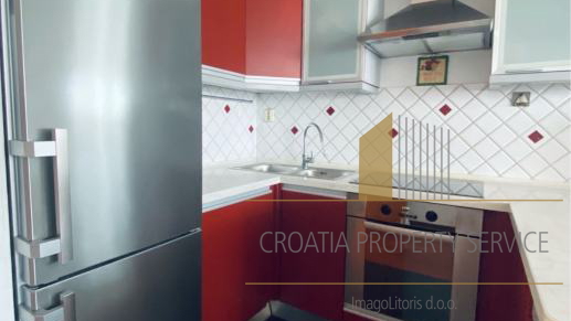 Attractive three-room apartment with garage, first row by the beach - Žnjan, Split!