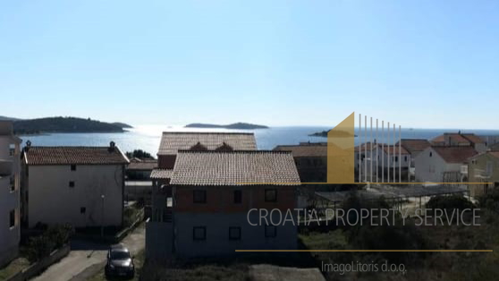 Apartmajska hiša na mirni lokaciji v bližini plaže - Rogoznica!
