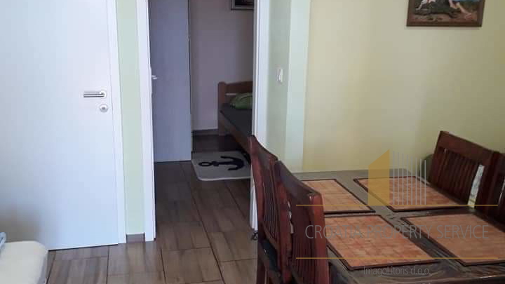 Apartmajska hiša na mirni lokaciji v bližini plaže - Rogoznica!