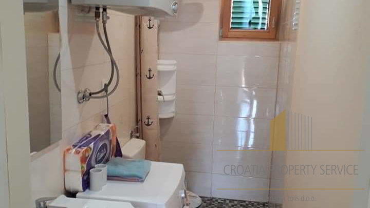 Apartmajska hiša na mirni lokaciji v bližini plaže - Rogoznica!