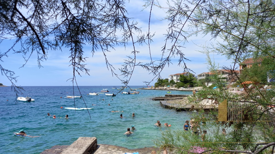 Apartmajska hiša na mirni lokaciji v bližini plaže - Rogoznica!