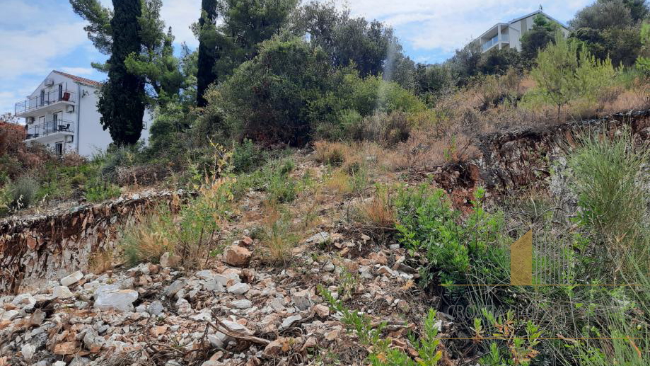 Terreno edificabile a Čiovo con vista mare