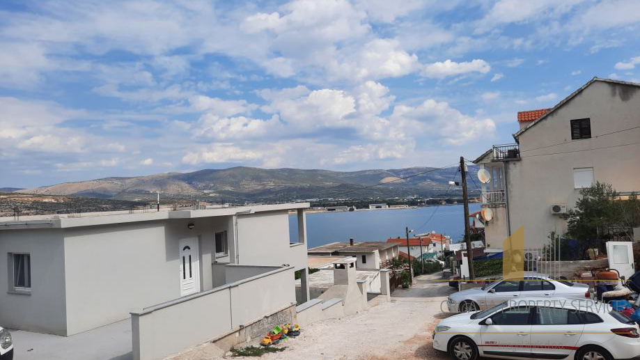 Terreno edificabile a Čiovo con vista mare