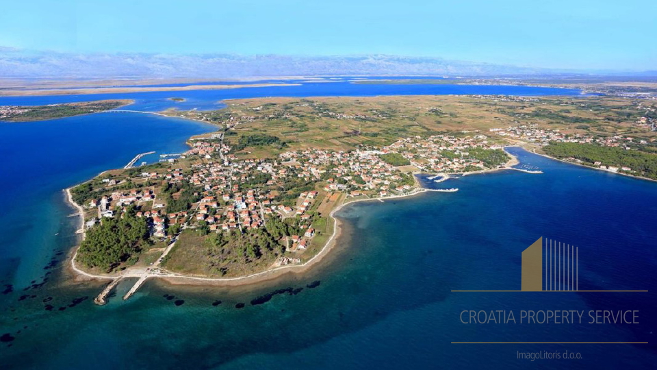 Городская вилла с террасой на крыше в 80 м от моря в Привлаке!