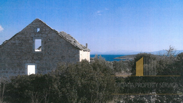 Zemljište s objektom za rekonstrukciju i predivnim pogledom na more – otok Brač!