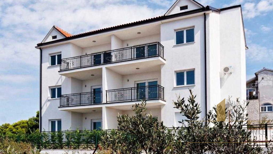 Štirje apartmaji v čudoviti vili z očarljivim pogledom na morje - Primošten!