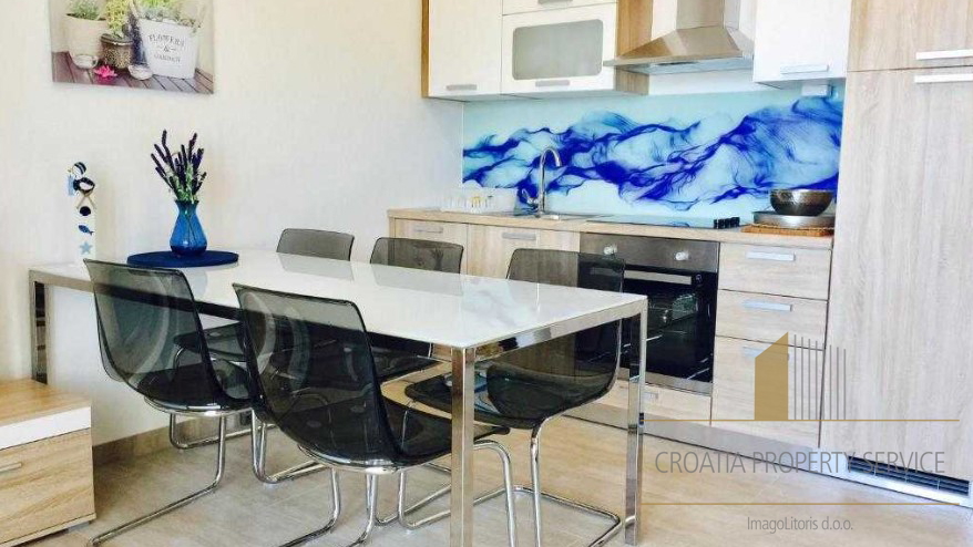Štirje apartmaji v čudoviti vili z očarljivim pogledom na morje - Primošten!