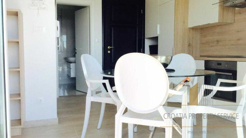 Štirje apartmaji v čudoviti vili z očarljivim pogledom na morje - Primošten!