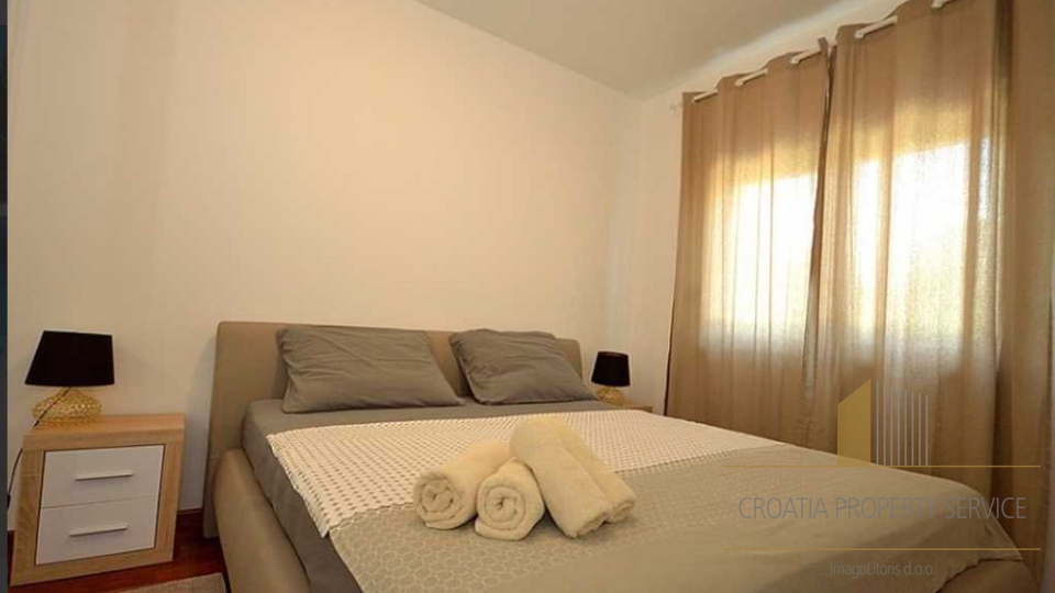 Štirje apartmaji v čudoviti vili z očarljivim pogledom na morje - Primošten!