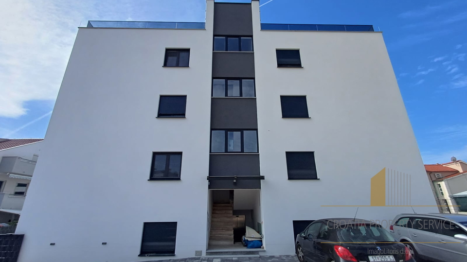 Luxury penthouse with a roof terrace and a panoramic view of the sea - the island of Čiovo!