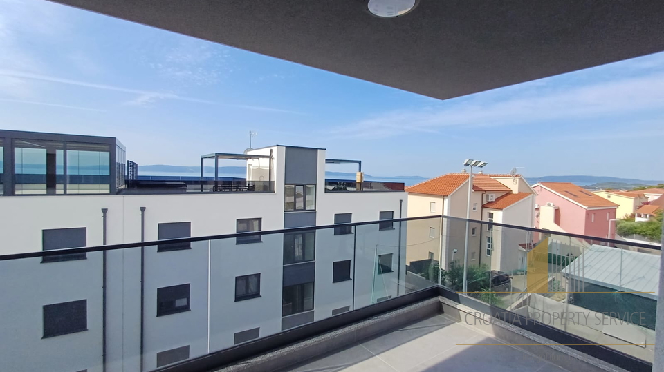 Luxury penthouse with a roof terrace and a panoramic view of the sea - the island of Čiovo!