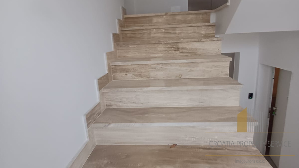 Luxury penthouse with a roof terrace and a panoramic view of the sea - the island of Čiovo!