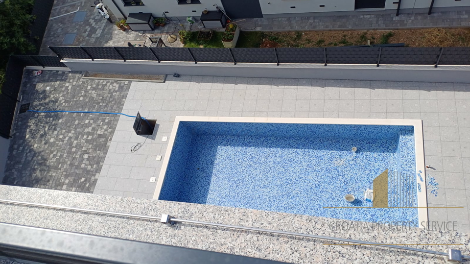 Luxury penthouse with a roof terrace and a panoramic view of the sea - the island of Čiovo!