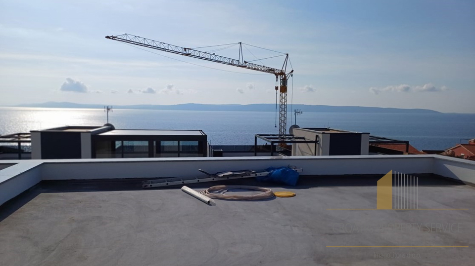Luksuzni penthouse s krovnom terasom u novogradnji na otoku Čiovu!