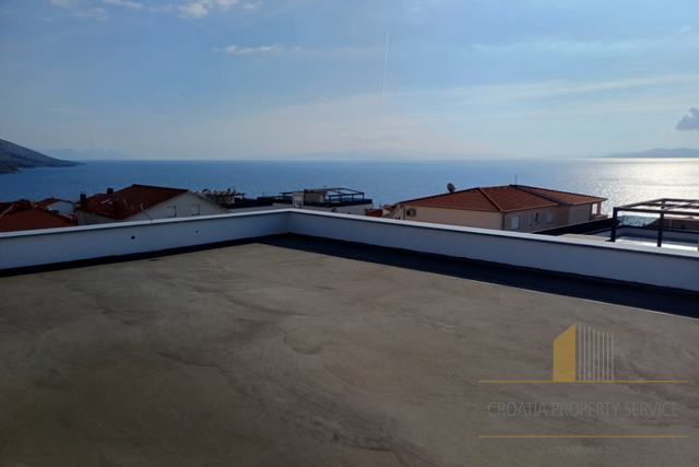 Luksuzni penthouse s krovnom terasom u novogradnji na otoku Čiovu!