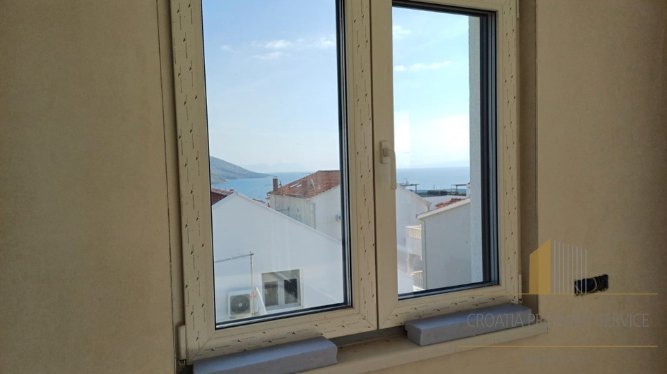Luksuzni penthouse s krovnom terasom u novogradnji na otoku Čiovu!