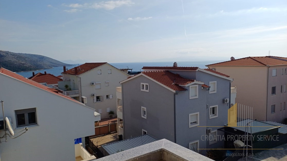 Luksuzni penthouse s krovnom terasom u novogradnji na otoku Čiovu!