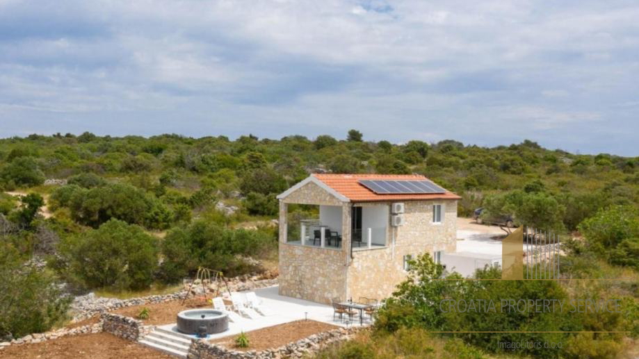 Bellissima villa per vacanze in una posizione eccezionale con vista sul mare – Drvenik Mali!