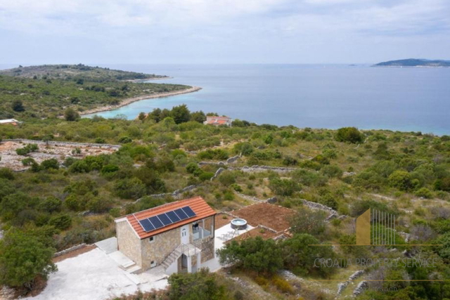 Bellissima villa per vacanze in una posizione eccezionale con vista sul mare – Drvenik Mali!