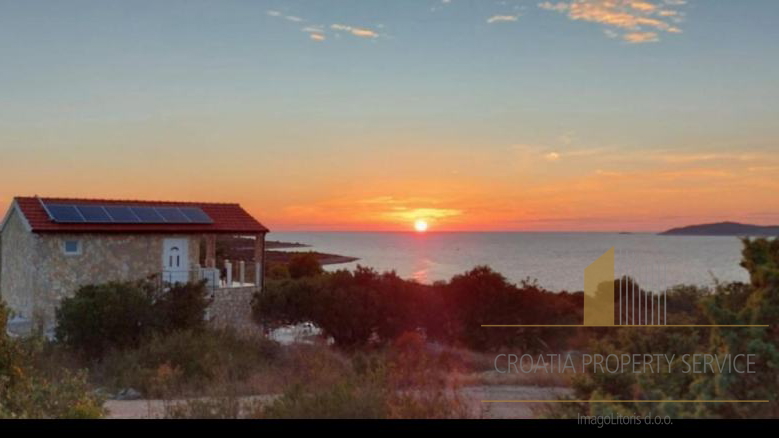 Bellissima villa per vacanze in una posizione eccezionale con vista sul mare – Drvenik Mali!