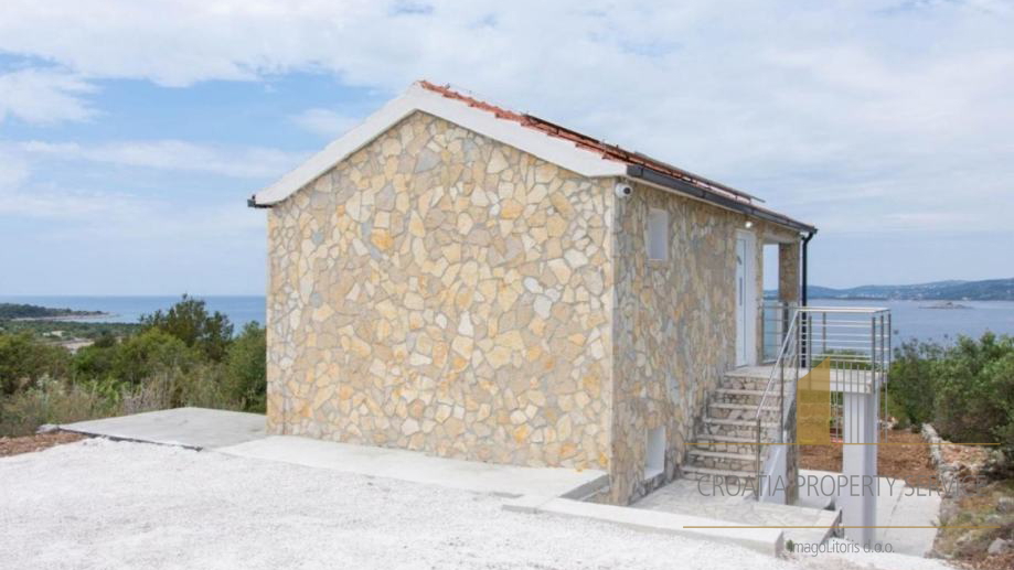 Bellissima villa per vacanze in una posizione eccezionale con vista sul mare – Drvenik Mali!