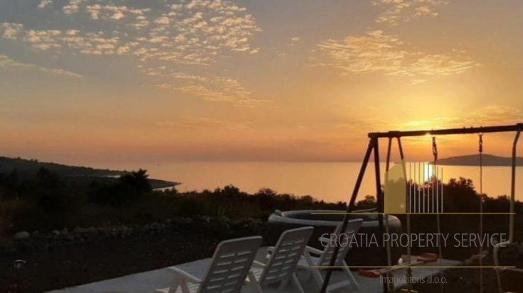 Bellissima villa per vacanze in una posizione eccezionale con vista sul mare – Drvenik Mali!