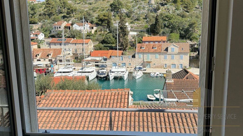Modern house with a pool 50 m from the sea – Brač Island!