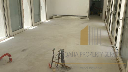Modern house with a pool 50 m from the sea – Brač Island!