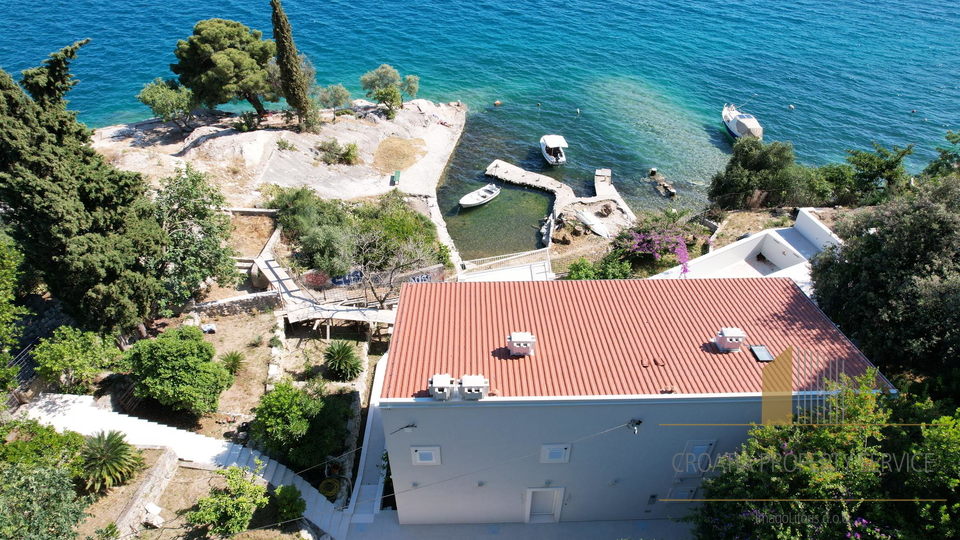 Neue Luxusvilla in der ersten Reihe am Meer mit privater Verbindung zum Boot - Insel Čiovu!