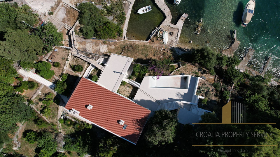 Neue Luxusvilla in der ersten Reihe am Meer mit privater Verbindung zum Boot - Insel Čiovu!