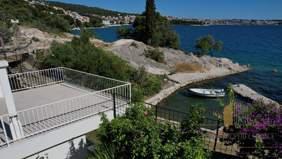 New luxury villa on the first row by the sea with a private connection to the boat - island Čiovu!