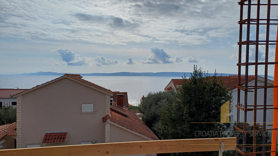Luxury apartment in a great location 140 m from the sea on the island of Čiovo!
